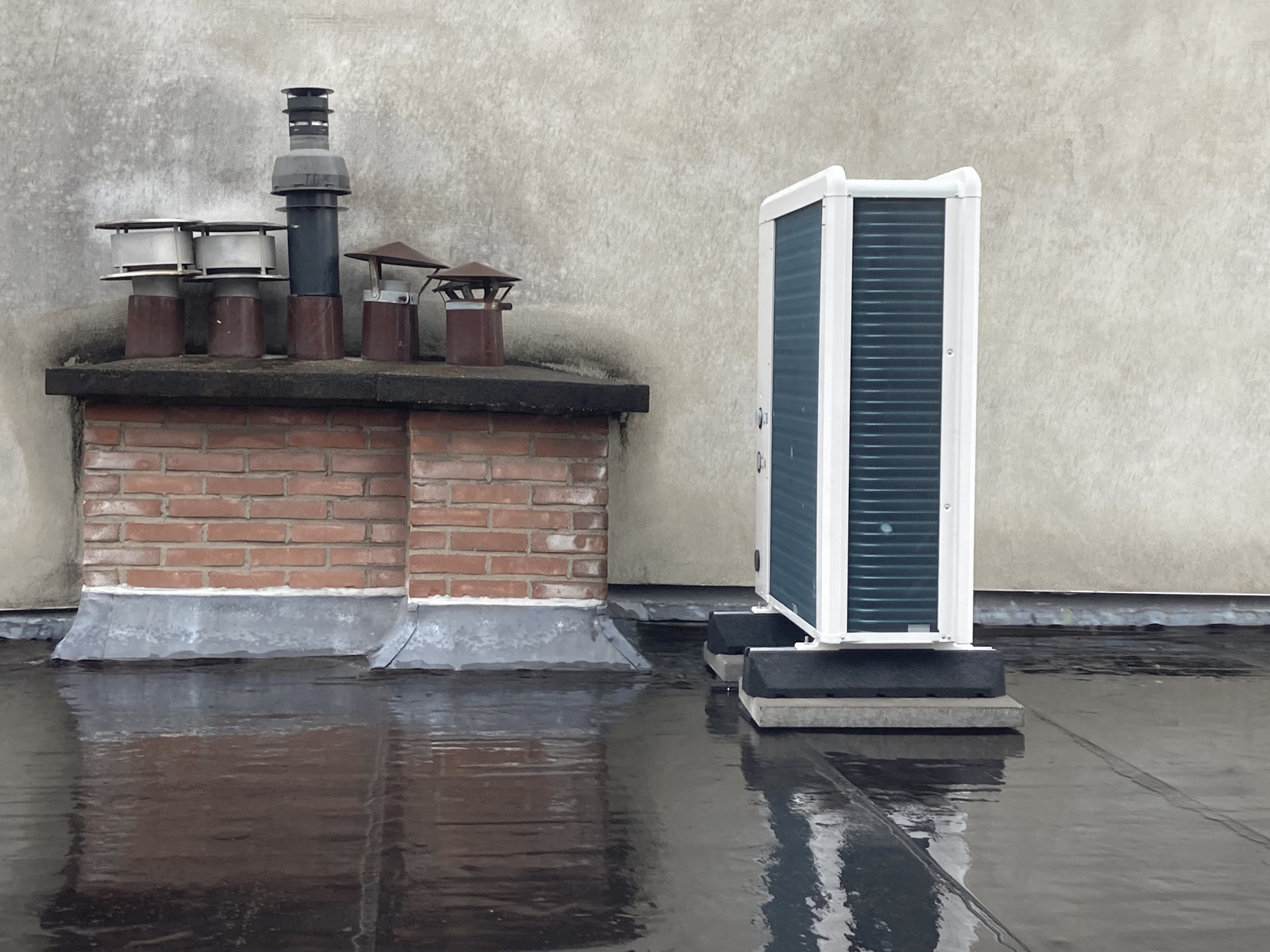 Warmtepomp in de regen